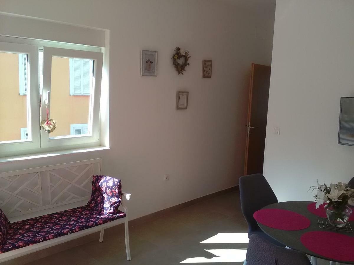 Podvrsina1A Rosa Villa Preko Buitenkant foto