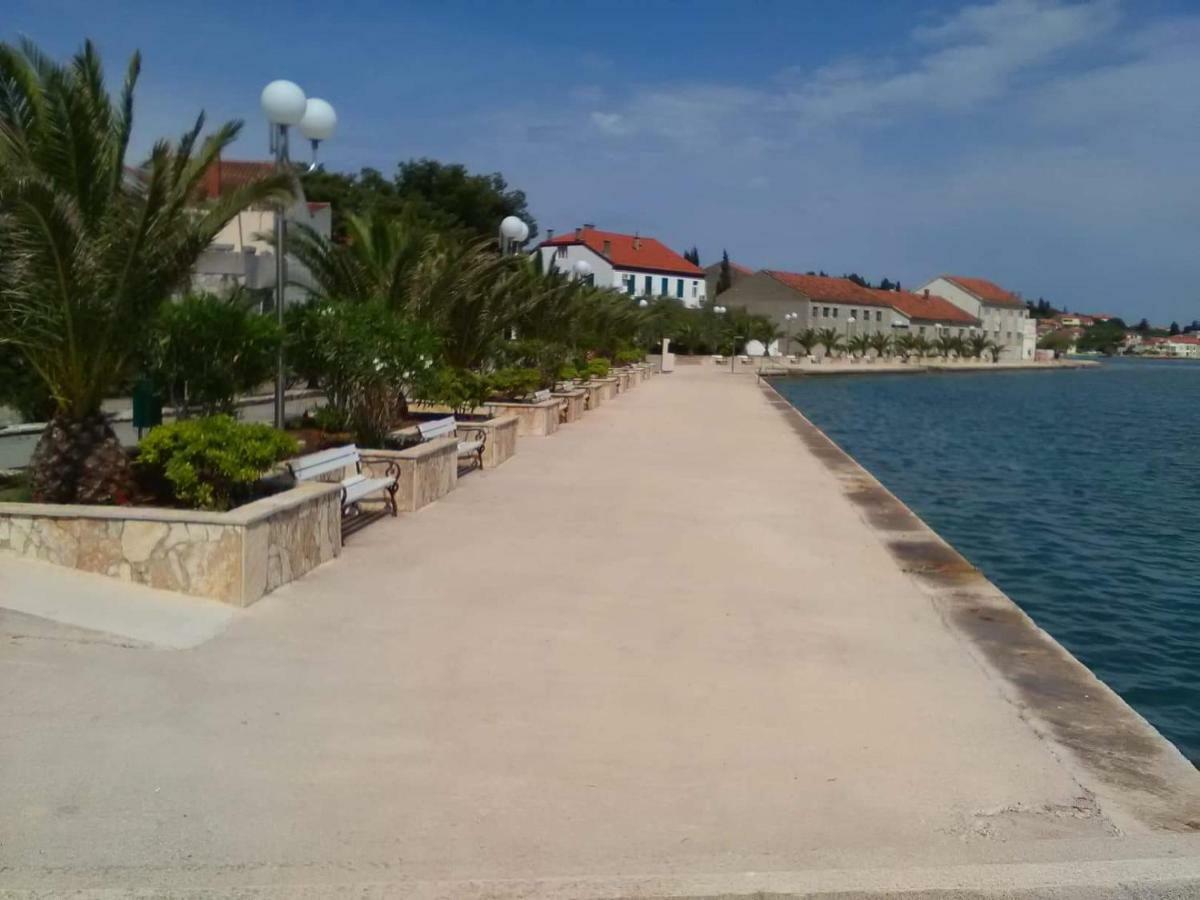 Podvrsina1A Rosa Villa Preko Buitenkant foto