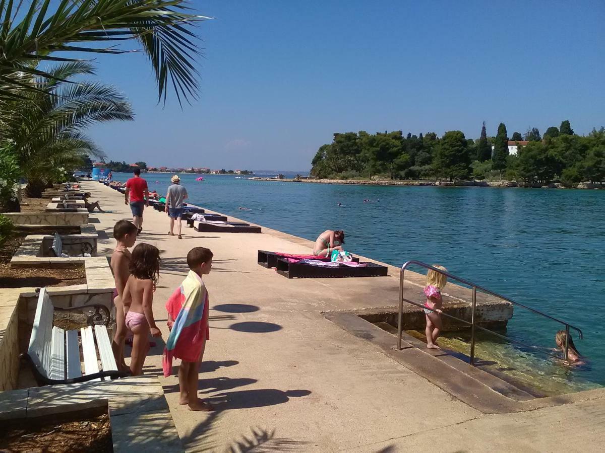 Podvrsina1A Rosa Villa Preko Buitenkant foto