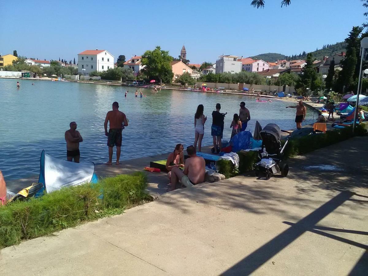 Podvrsina1A Rosa Villa Preko Buitenkant foto